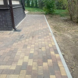тротуарная плитка во дворе частного дома фотo и цена